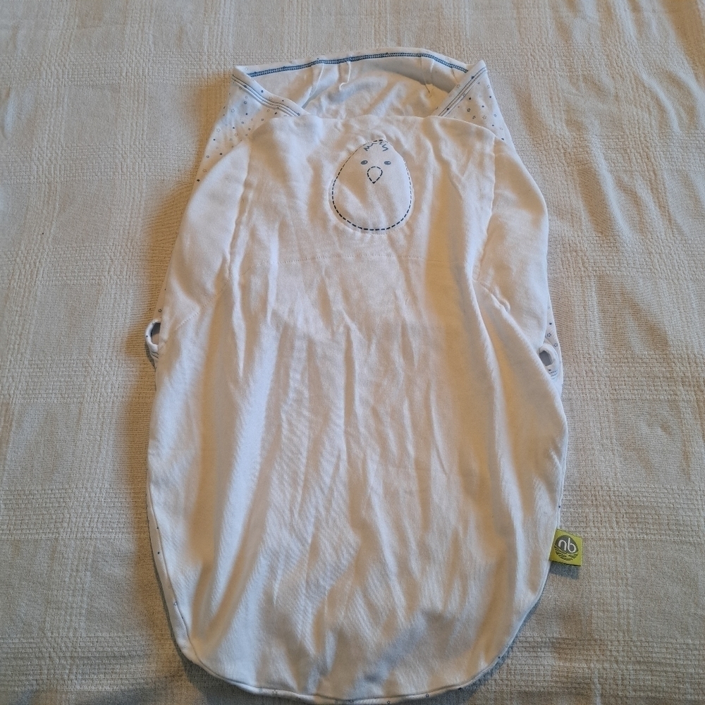 Nested Bean Zen Swaddle Classic 7-18 lbs white with blue design